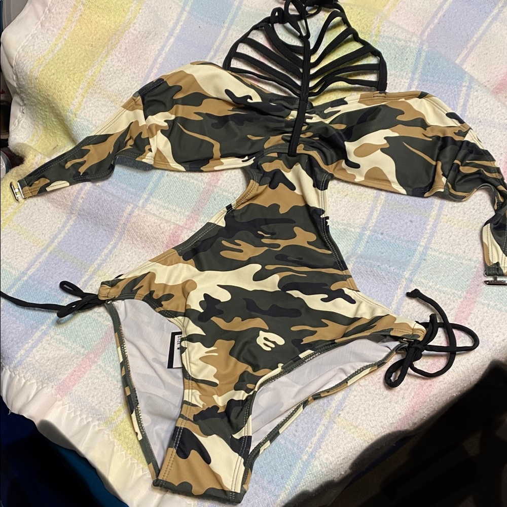 Beautiful Green Camo Swimsuit Gorgeous - Picture 3 of 13